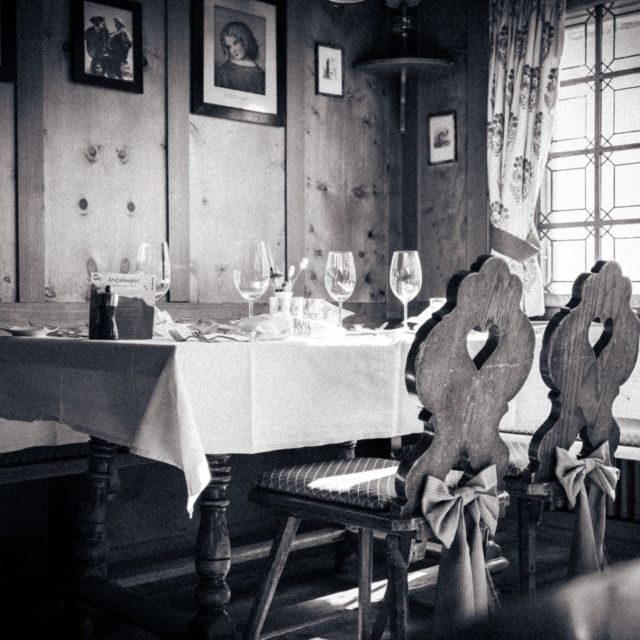 Willkommen im Obertorstübli, wo unsere Leidenschaft für gutes Essen und Gastfreundschaft auf jeder Gabel spürbar ist.

🏞️ Das Ambiente hier ist ebenso charmant wie unser Menü vielfältig. Egal, ob ein romantisches Dinner zu zweit oder ein geselliges Treffen mit Freunden beim Chinoise– bei uns fühlt ihr euch wie bei Oma zu Hause.

Kommt vorbei und lasst euch verwöhnen! Reservierungen unter 0813820101 📞

#Obertorstübli #Genusspur #Feinschmecker #GemeinsameZeit #hotelalpinaparpan